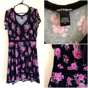 CUTE Hot Topic floral dress - size XL